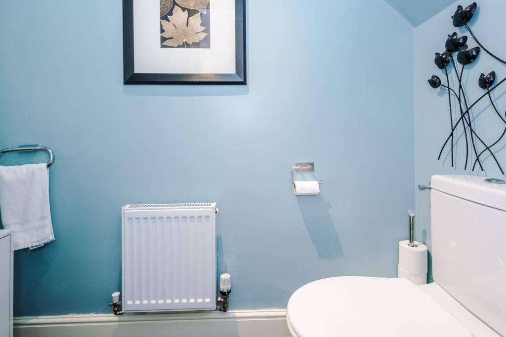 Stylish Townhouse Chester City Centre With Parking Экстерьер фото