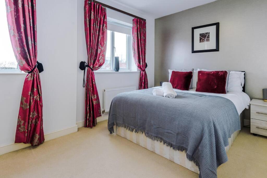 Stylish Townhouse Chester City Centre With Parking Экстерьер фото