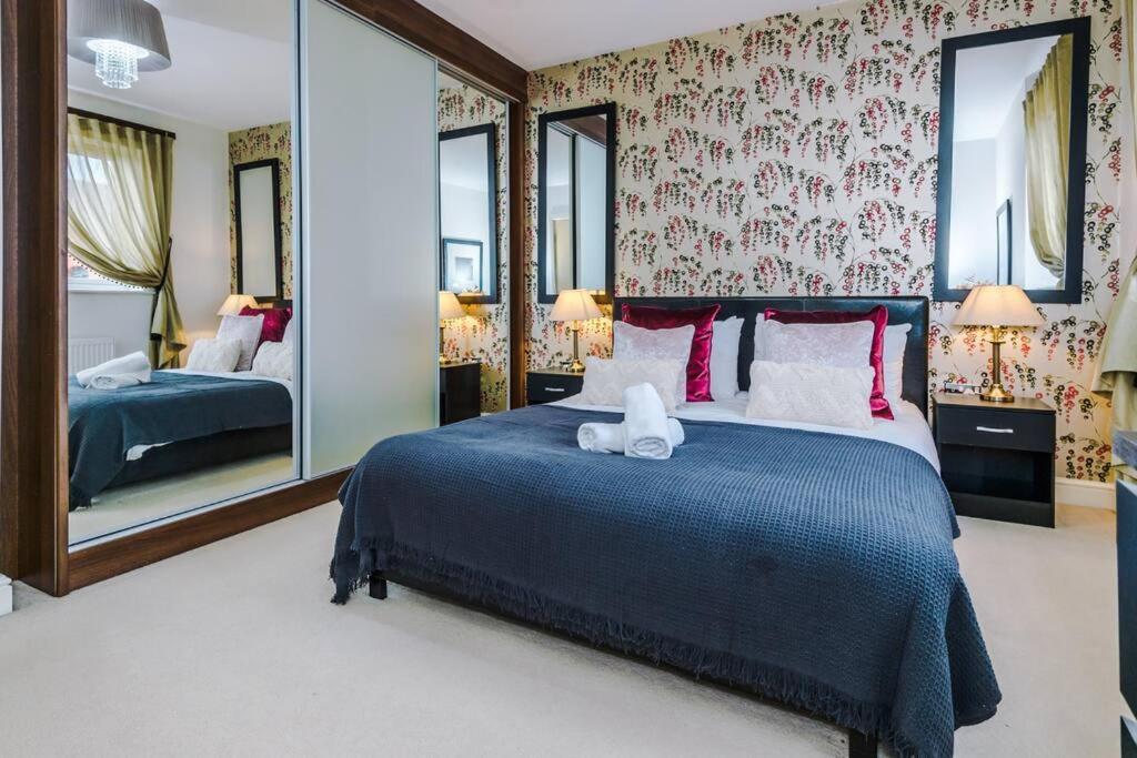 Stylish Townhouse Chester City Centre With Parking Экстерьер фото